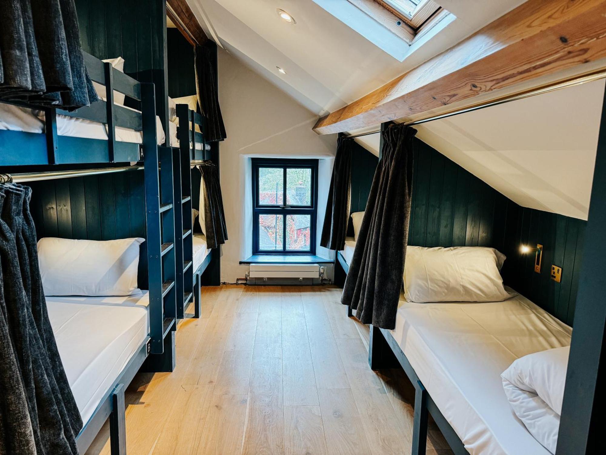 Base Camp Snowdonia, Gwersyll Cyntaf Eryri Hostel Betws-y-coed Kültér fotó